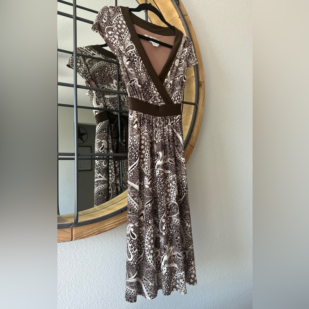 Macy’s Evan Picone Paisley Midi Dress, short sleeve, brown/white. Size 8 WORN